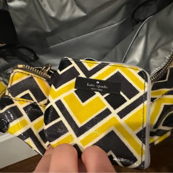 Kate Spade Stevie diaper bag! Like new - Picture 8 of 11